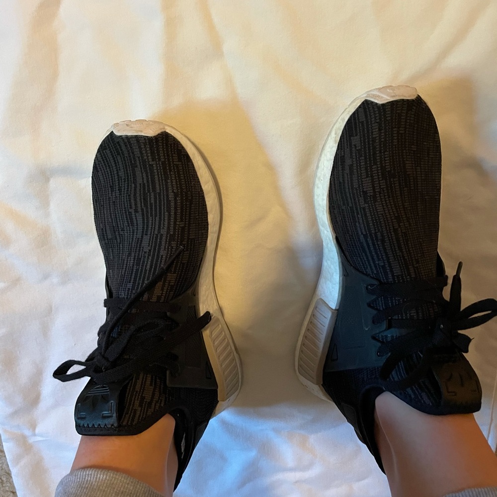 Adidas NMD R1 - Picture 4 of 9